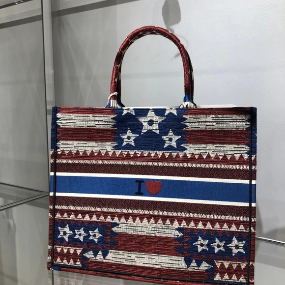 Slash sale🔥Dior book tote - Picture 3 of 13